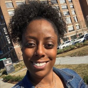 Meet your Posher, Clarissa